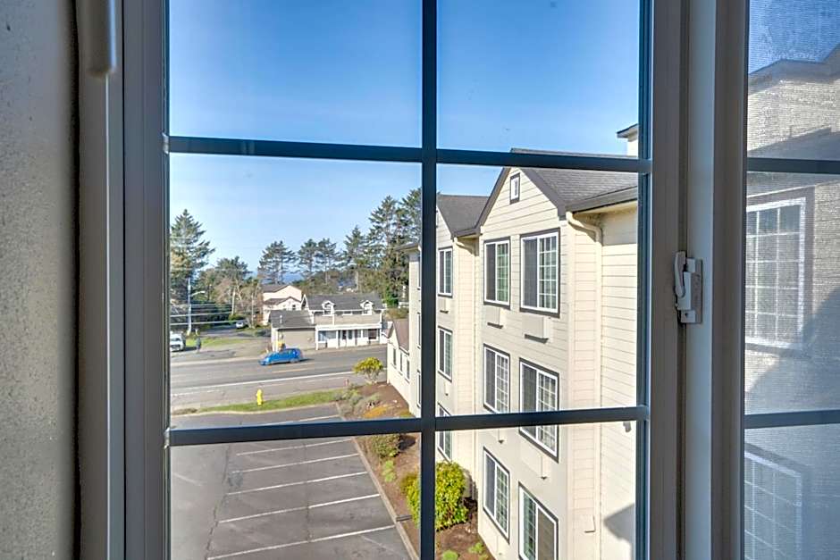 The Ashley Inn & Suites