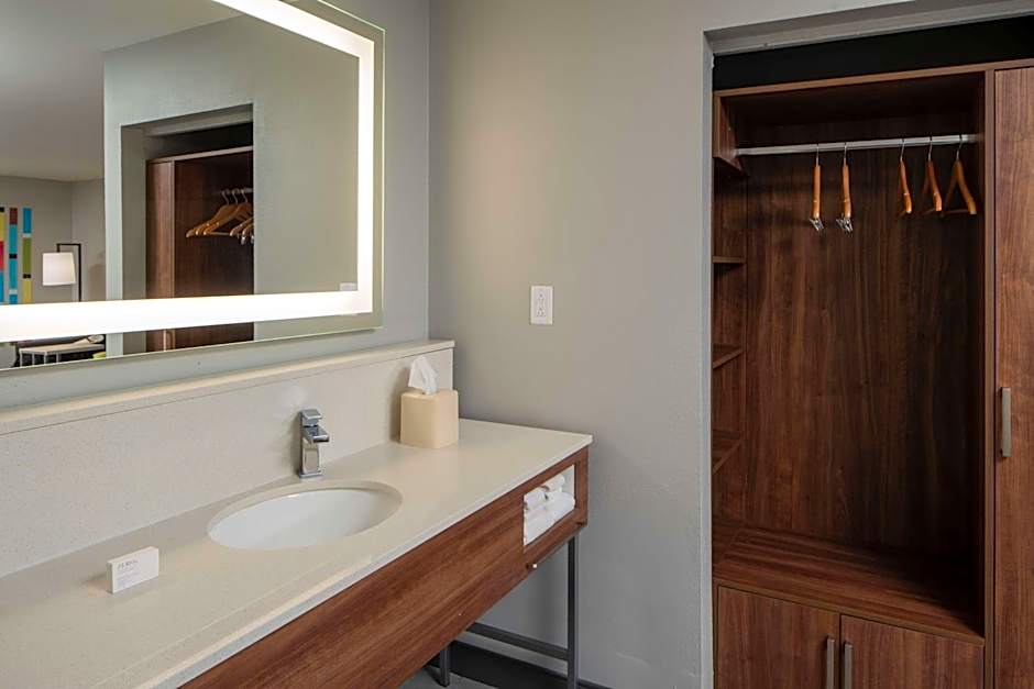 Hampton Inn By Hilton Montgomery-South-Airport