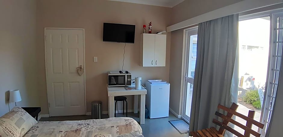 Dennecres4GuestRooms