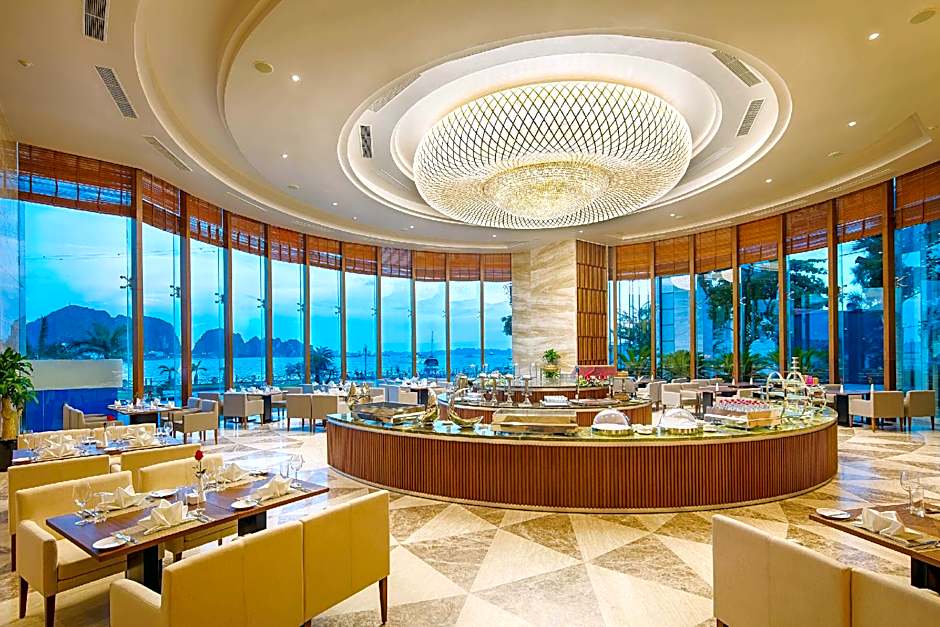 Wyndham Legend Halong