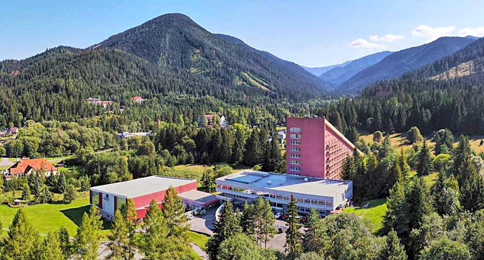 Hotel SOREA MÁJ