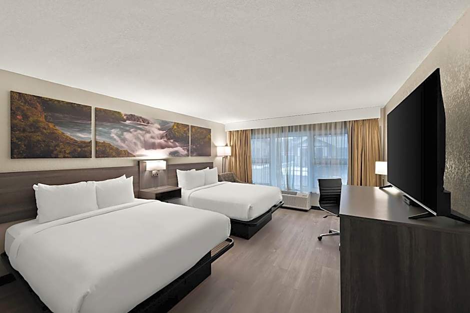 Clarion Pointe Rhinelander Downtown