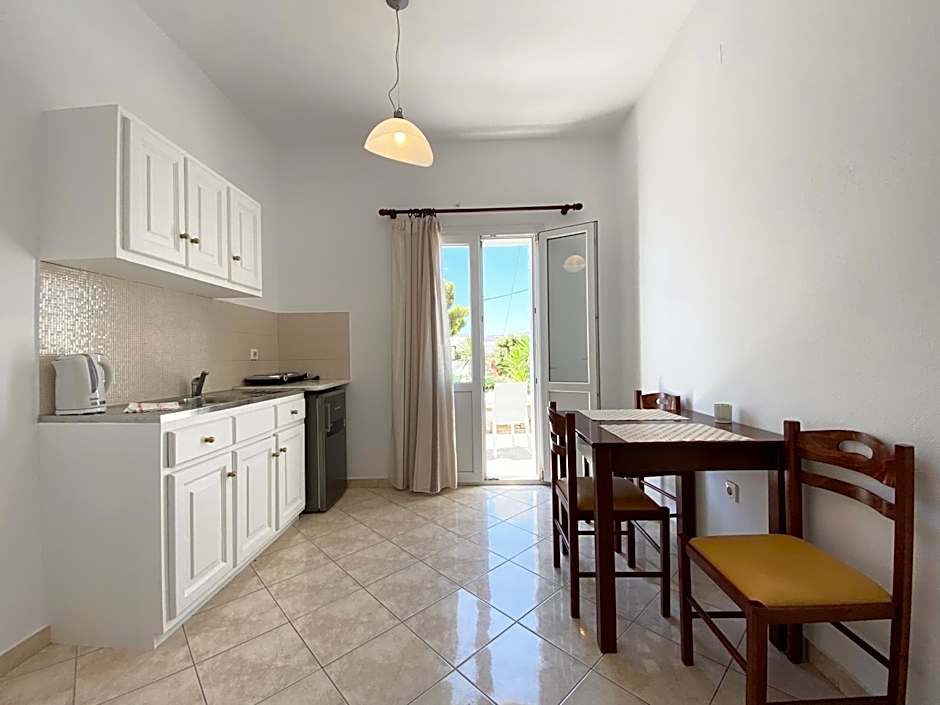 Eleftheria Hotel & Apartments