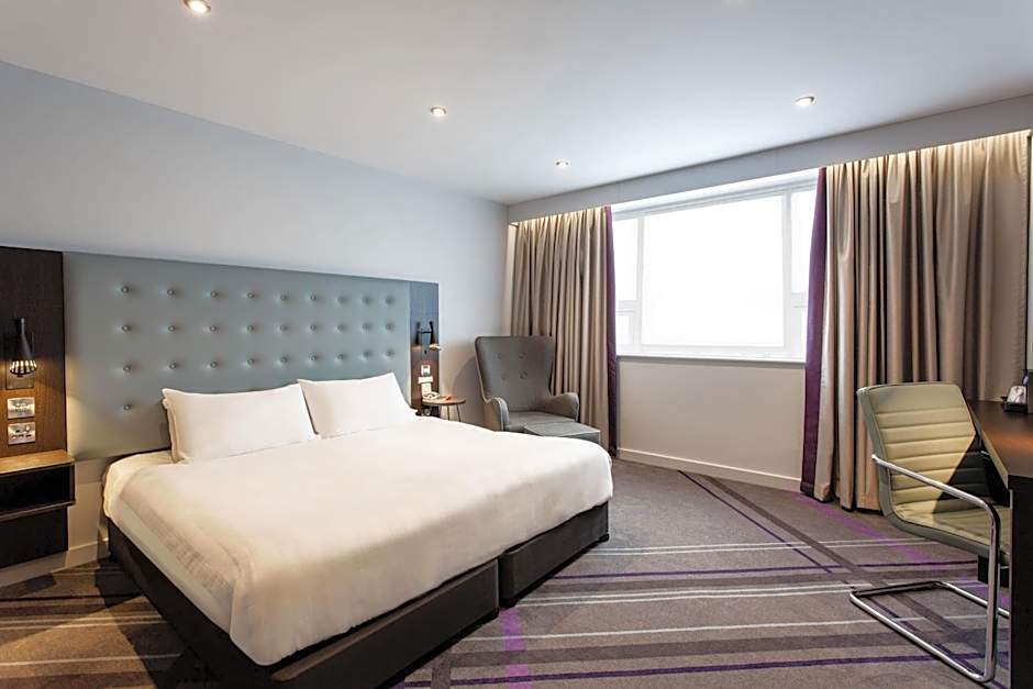 Premier Inn London Heathrow Airport T2 & T3 - Bath Road