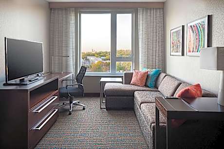 2 Bedroom Suite, 2 Bedroom Suite, Bedroom 1: 1 King, Bedroom 2: 1 Queen, Sofa Bed