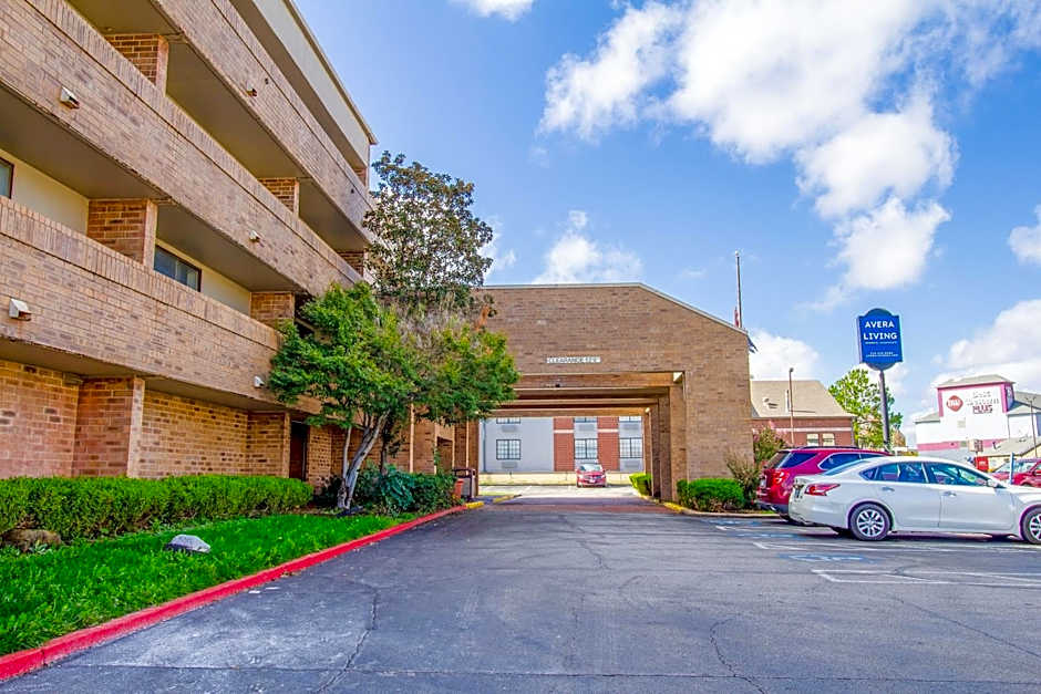 Tulsa Square Hotel Central, I-44 By OYO