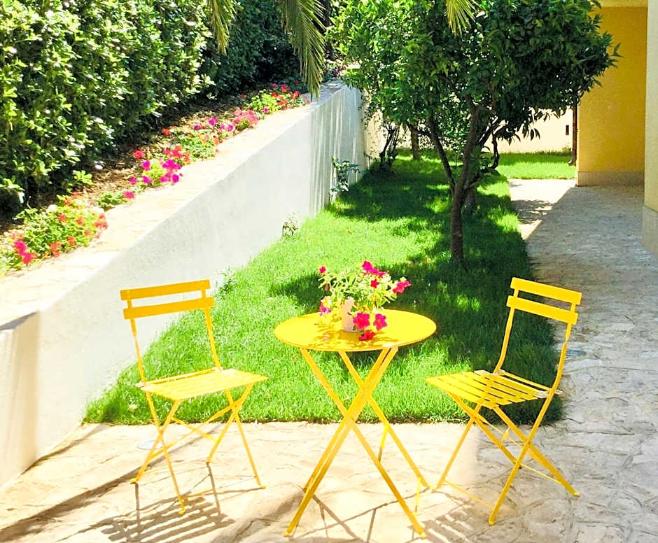 Flowers Sweet Rooms B&B