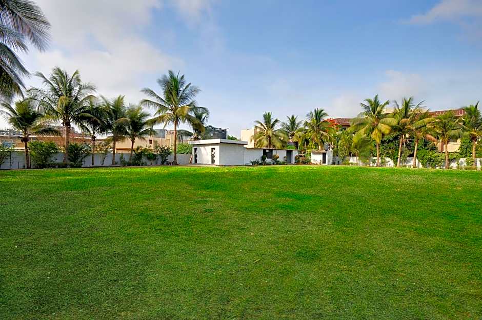 Hotel Shreeji Vatika, Airport Road