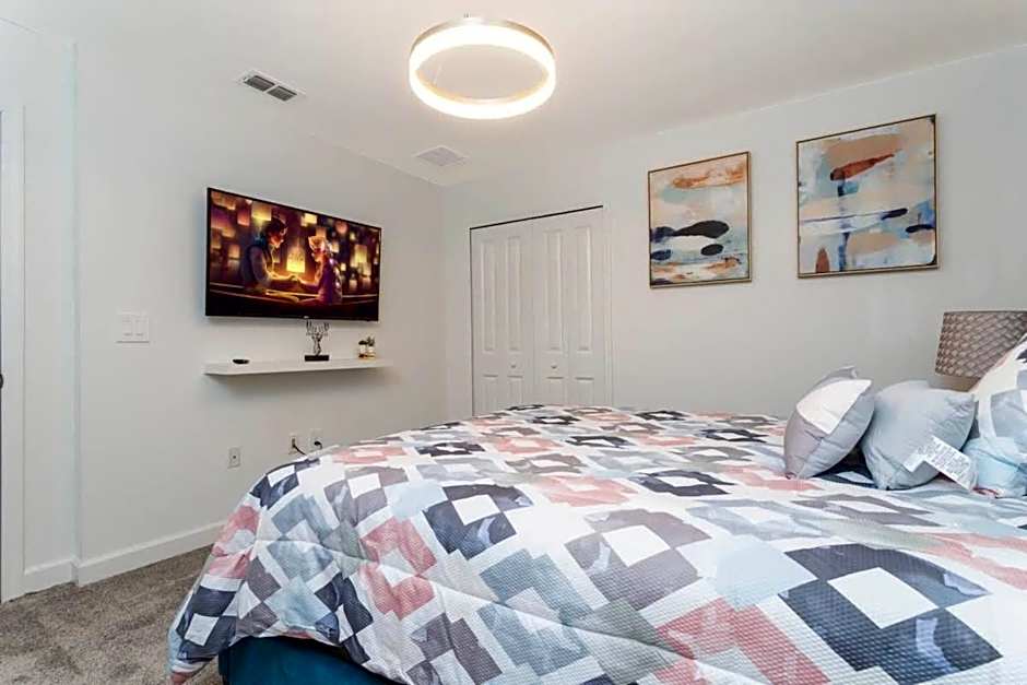 Super nice and spacious 9BDR home