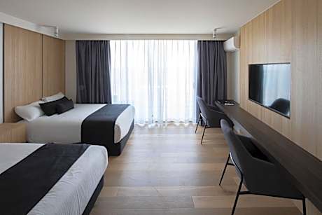 Twin Double Room with Sea View - Ground Floor