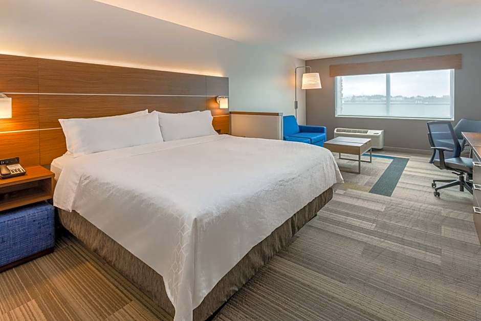 Holiday Inn Express & Suites Rice Lake By IHG