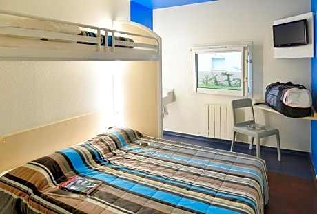 Triple Room with Shared Bathroom