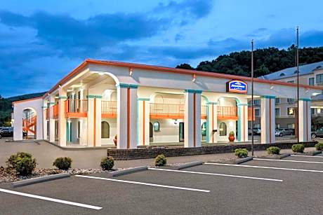 Howard Johnson by Wyndham Chattanooga Lookout Mountain I-24