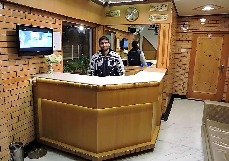 Hotel Chaman Palace