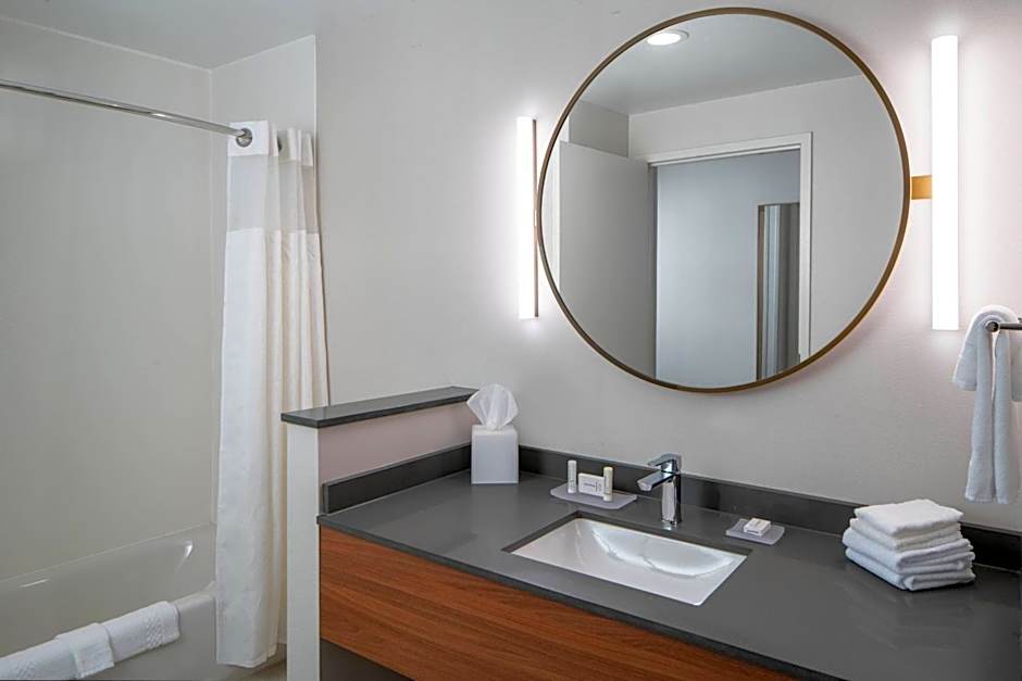Fairfield by Marriott Inn & Suites Pensacola Pine Forest