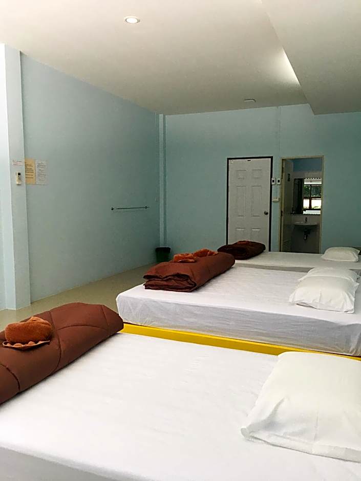 Khaosok Secret Hostel