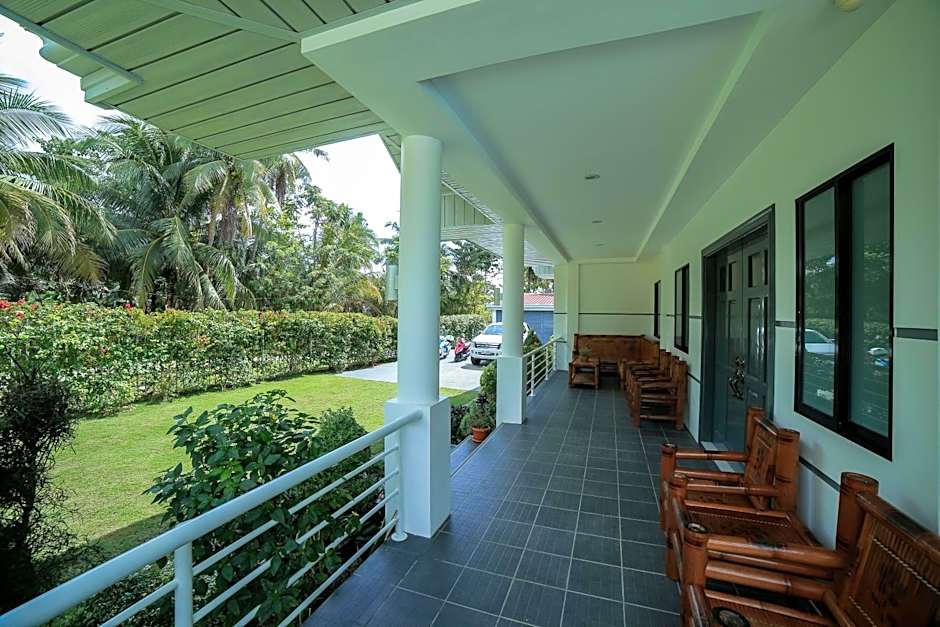 Bohol White House Bed & Breakfast