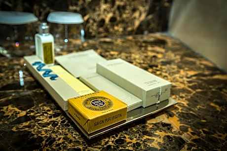 Diplomatic Sky Suite with One King Bed