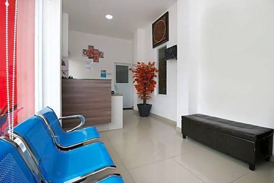 RedDoorz Plus Syariah at Polamas Andalas