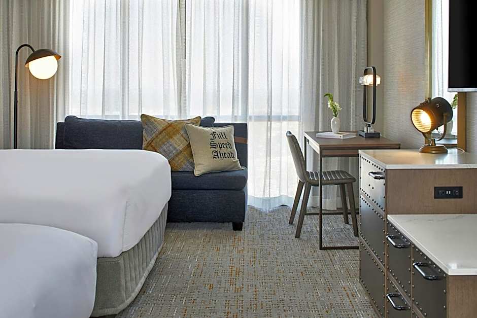 Renaissance Mobile Riverview Plaza Hotel
