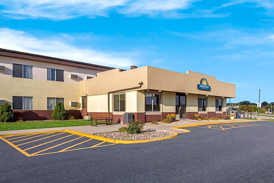 Days Inn by Wyndham Newton