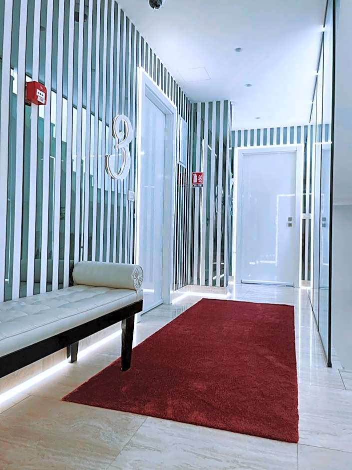 Hotel 9