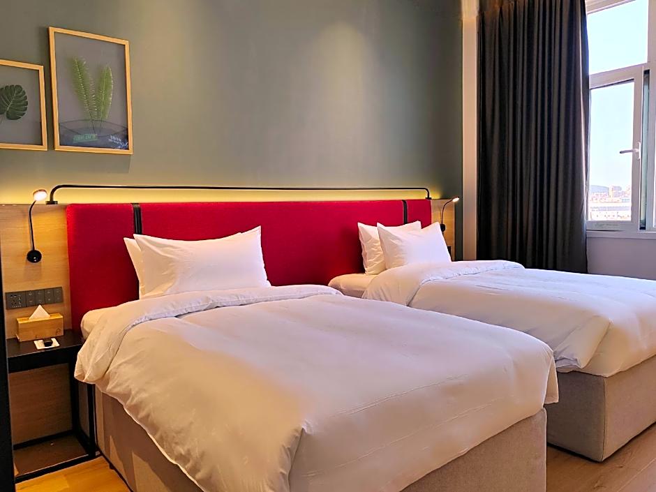 Campanile Hotel Weihai Film and Television City North High-speed Railway Station