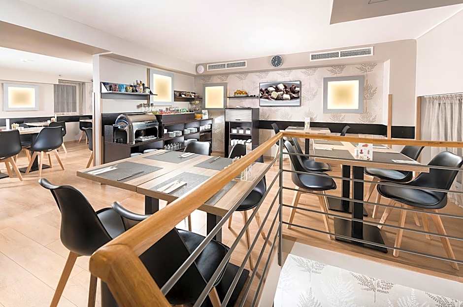 Opera Garden Hotel & Apartments