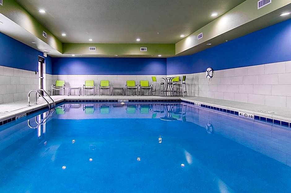 Holiday Inn Express & Suites - Atchison By IHG