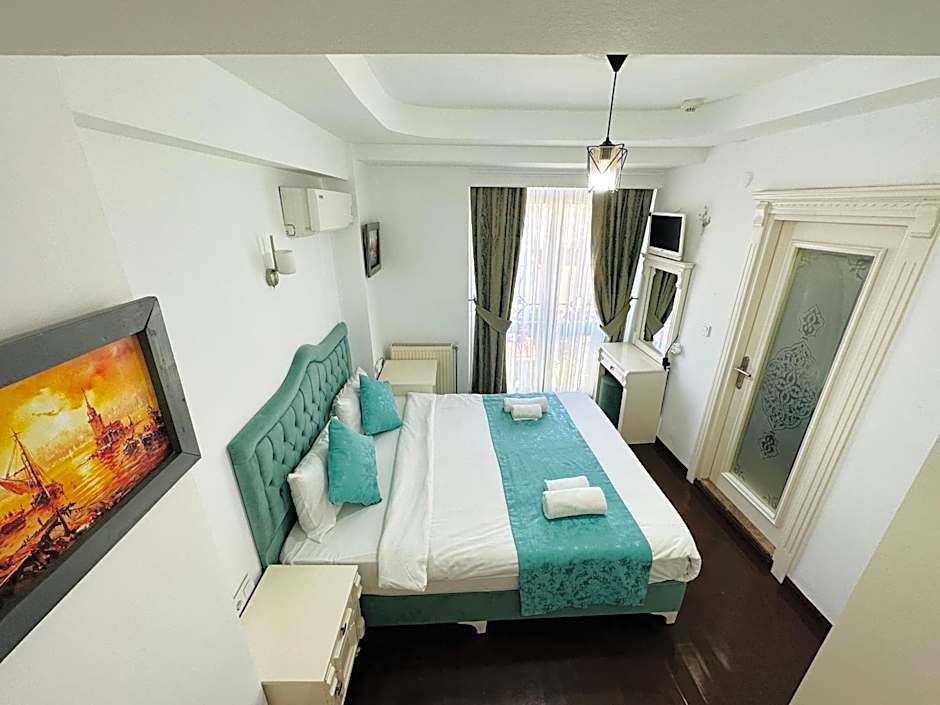 La Petite Maison Hotel