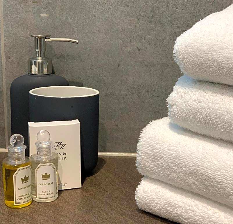 OYO Ruby Pub & Hotel