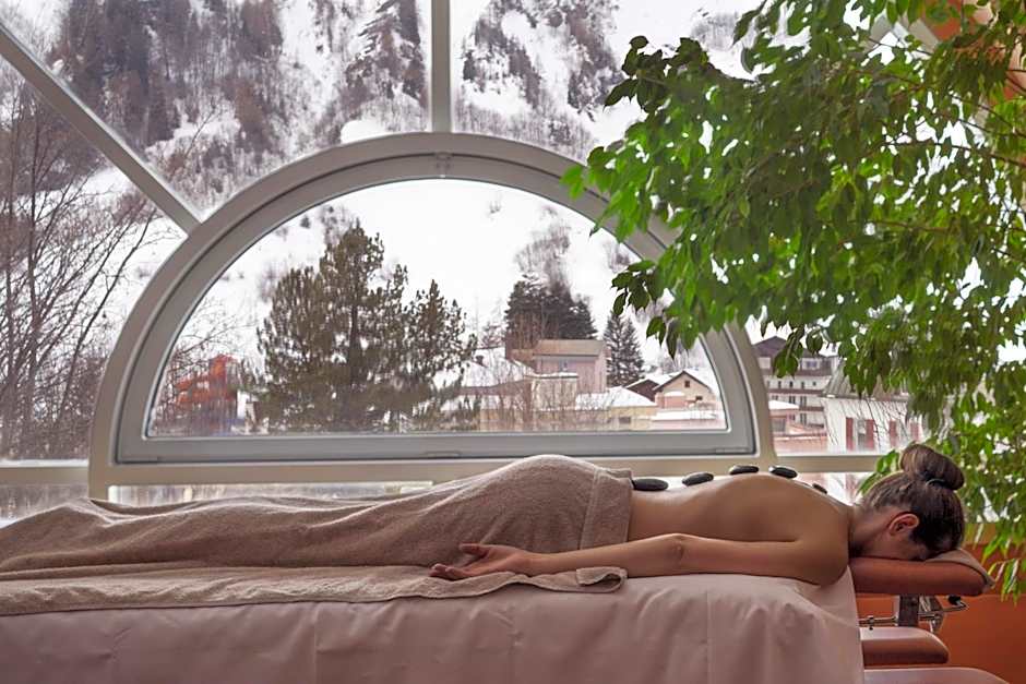 Thermal Hotels & Walliser Alpentherme Leukerbad