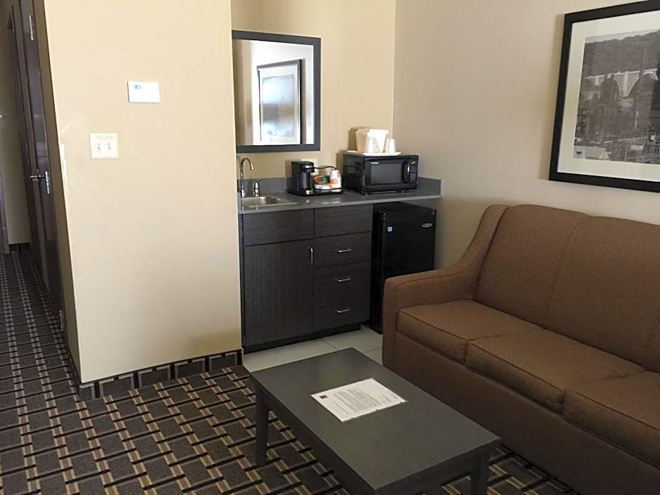 Comfort Suites Uniontown