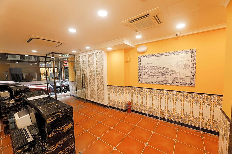 Family Inn (Rua De Miguel Aires Branch) 