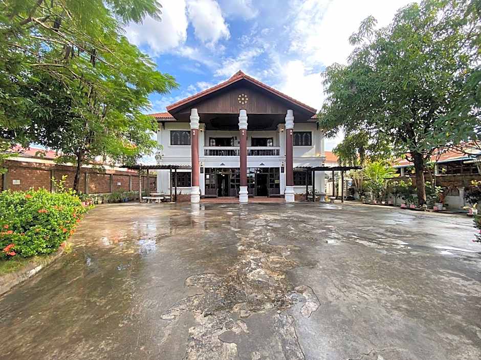 Vangsavath Hotel
