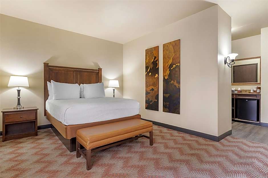 Best Western Plus Cimarron Hotel & Suites