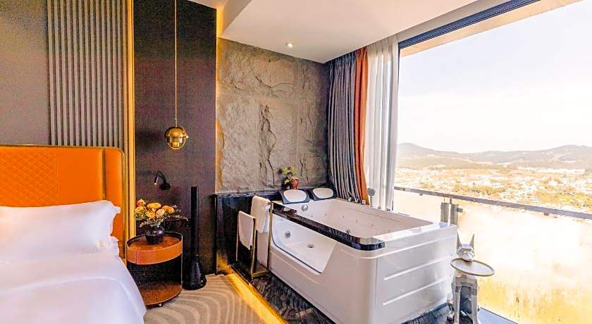 New Century Dalat Hotel 