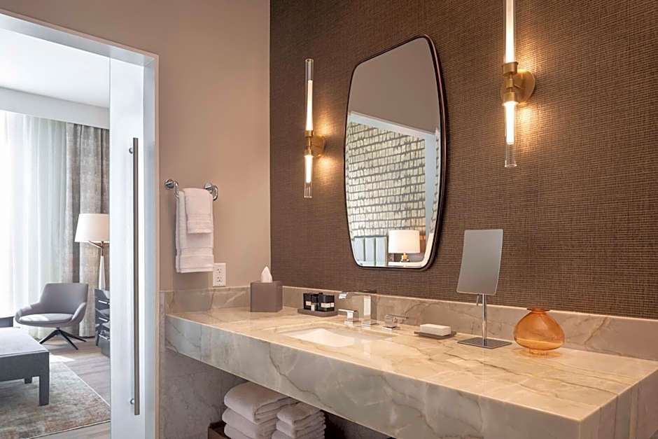 Caesars Republic Scottsdale, a Hilton Hotel