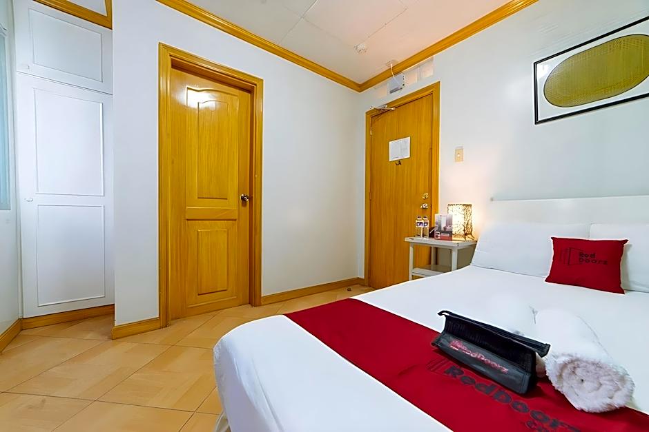 RedDoorz @ Arimbay Legazpi City