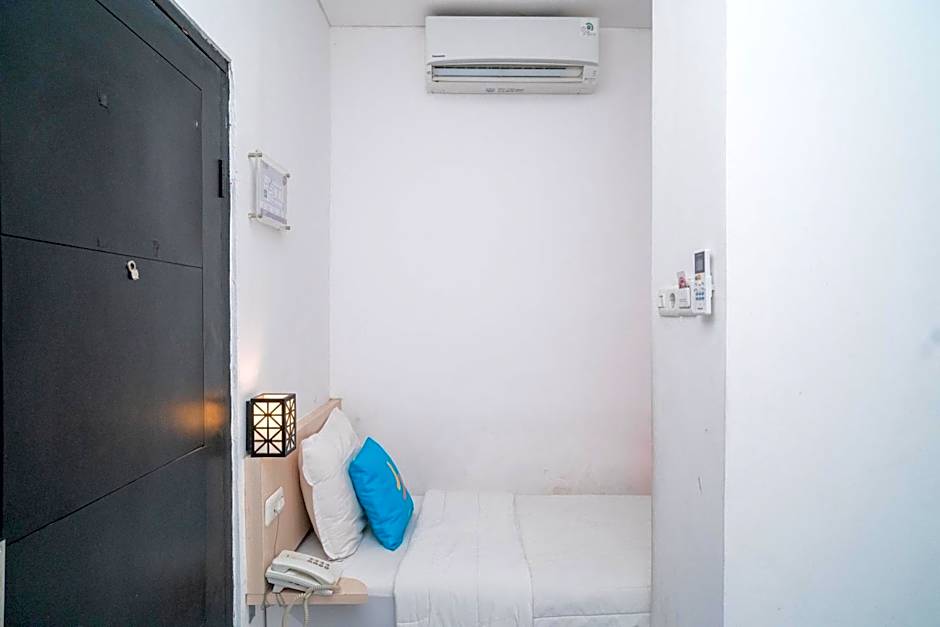 Sans Hotel FiFFa Premiere Malang