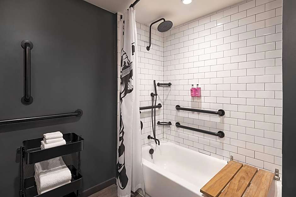 Moxy Memphis Downtown