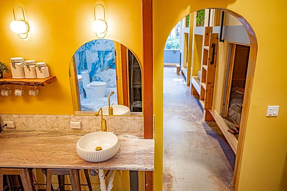 Social Stays - Santa Barbara's FIRST hostel on State Street