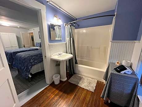 Double or Twin Room with Bathroom
