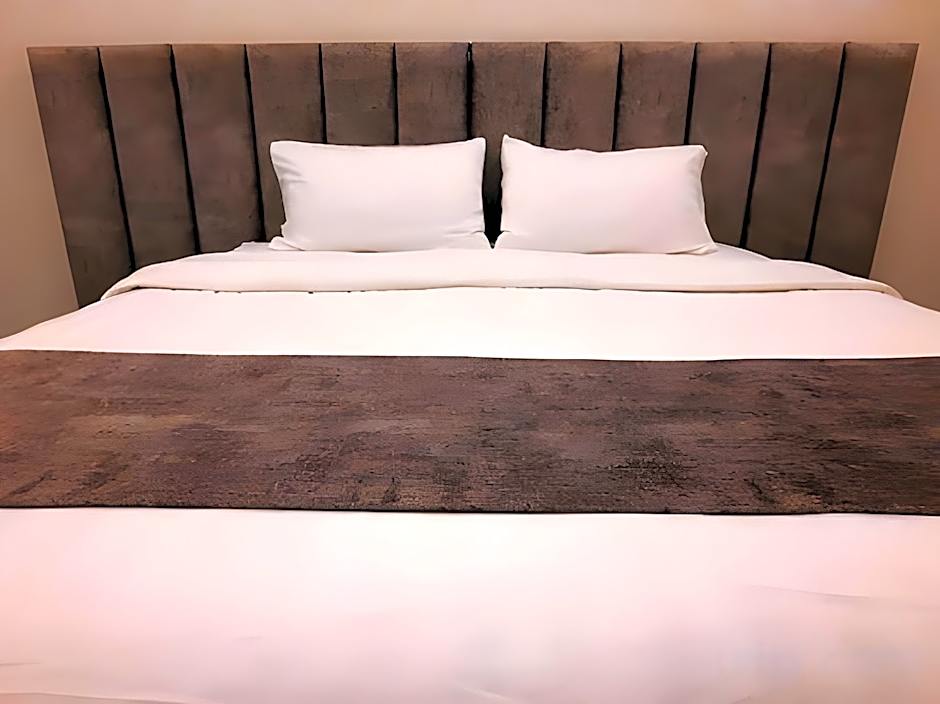 Golden Gewan Hotel