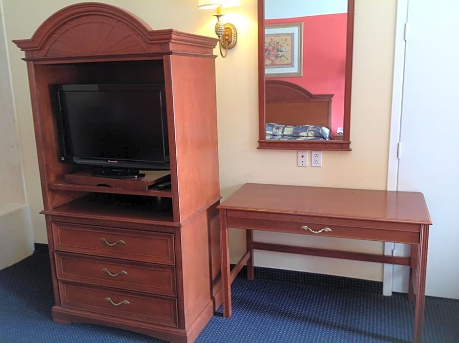Executive Inn & Suites