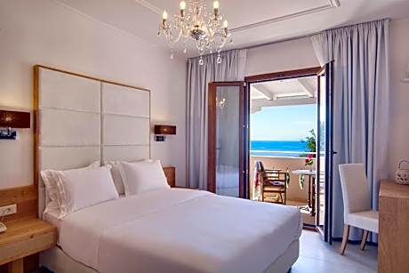 Comfort Double Room with Balcony and Partial View