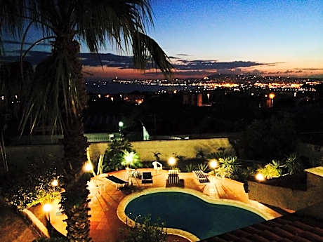 Two Connecting Double Rooms with Private Bathroom