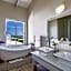 138 Marine Beachfront Guesthouse