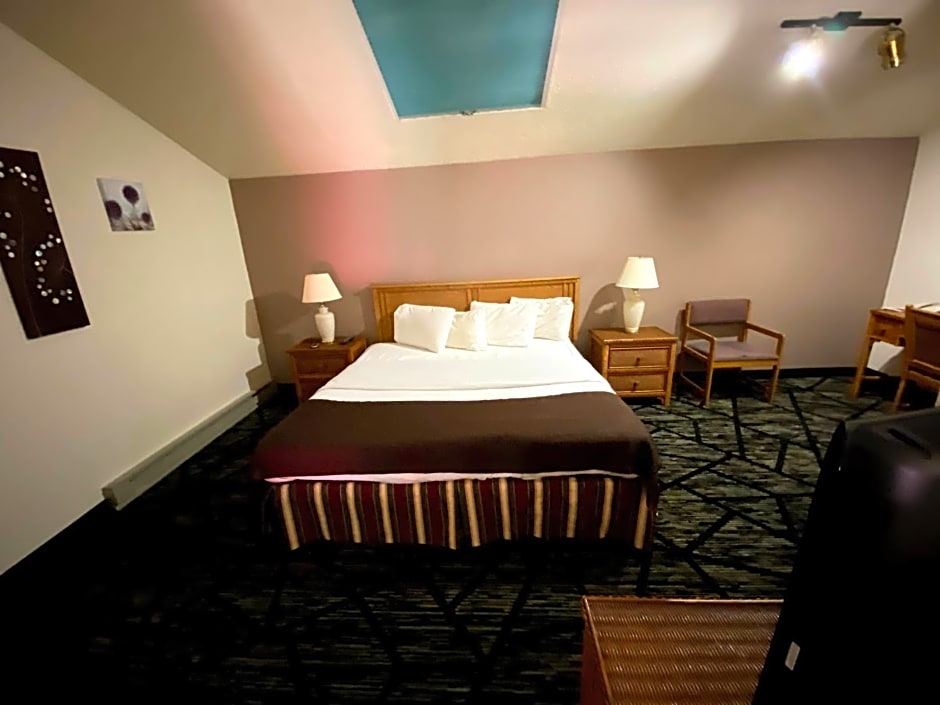 Woodland Inn & Suites