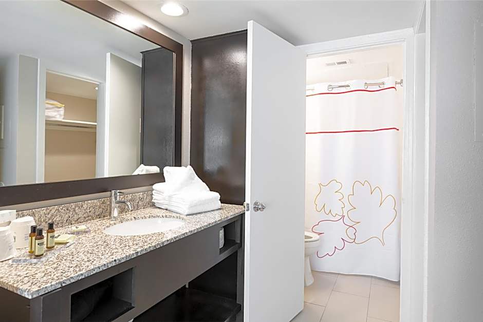 Value Suites Extended Stay - Arlington